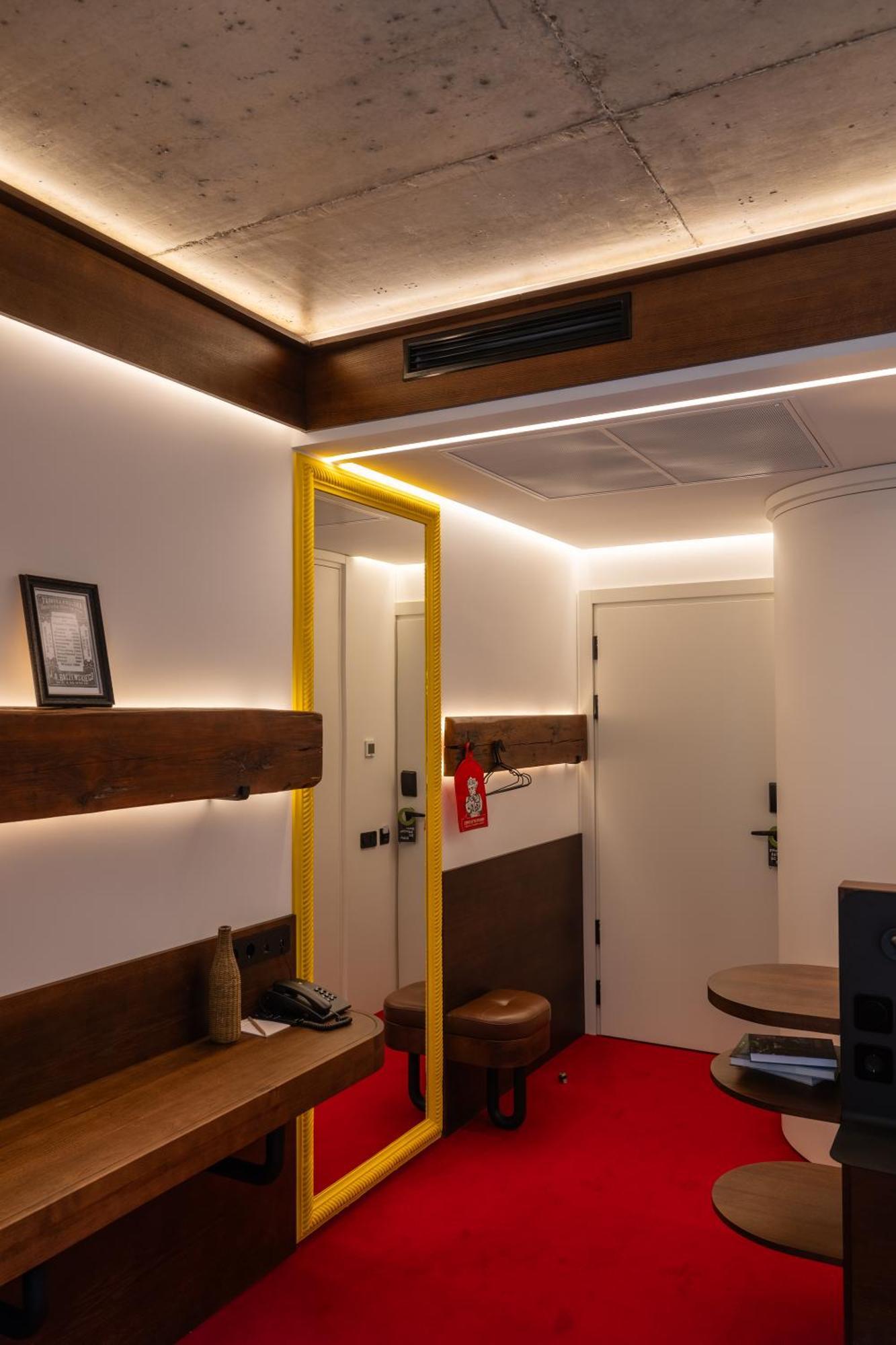 !Fest Hotel Rynok Square Liov Exterior foto